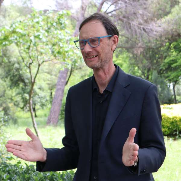 Simon Brampton charlando